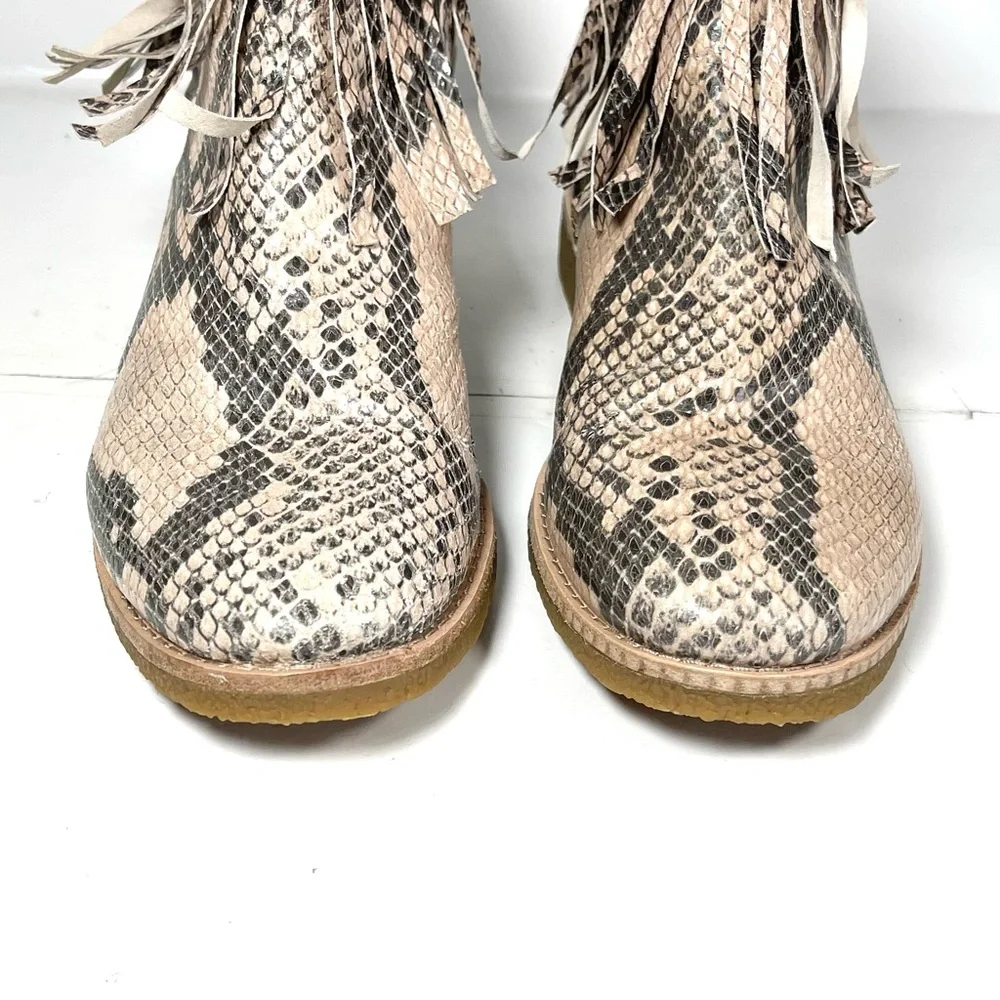 Kate‎ Spade Betsie Ankle Boots Womens 7M Too Fringed Snakeskin Embossed Leather